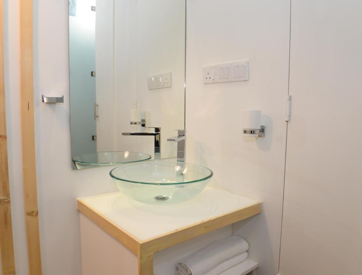 Portia Hotel & Spa Dhiffushi Bagian luar foto