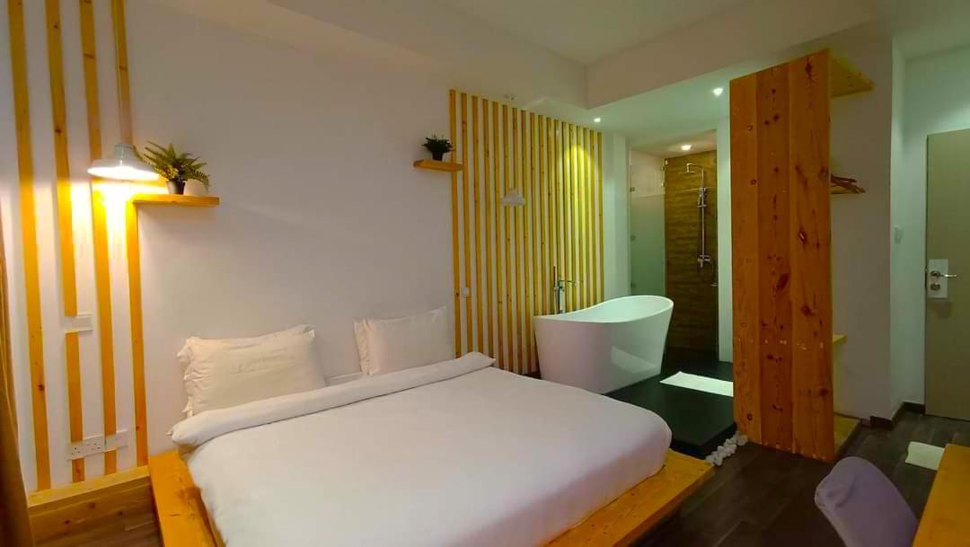 Portia Hotel & Spa Dhiffushi Bagian luar foto
