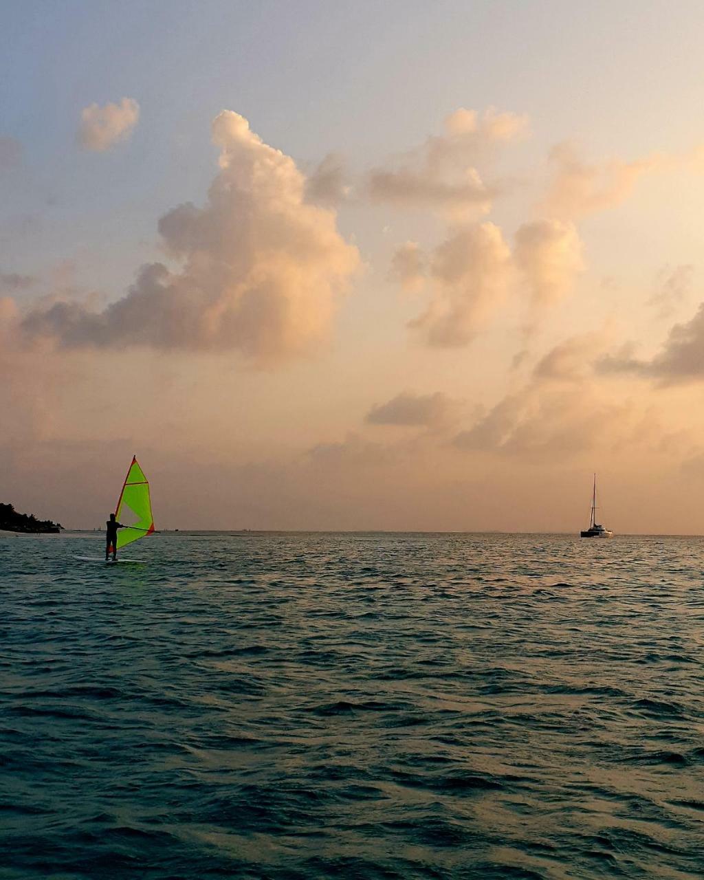 Portia Hotel & Spa Dhiffushi Bagian luar foto