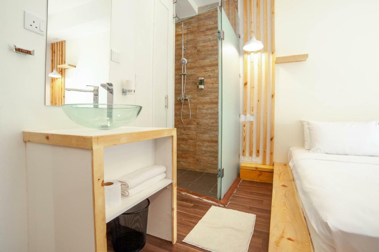 Portia Hotel & Spa Dhiffushi Bagian luar foto